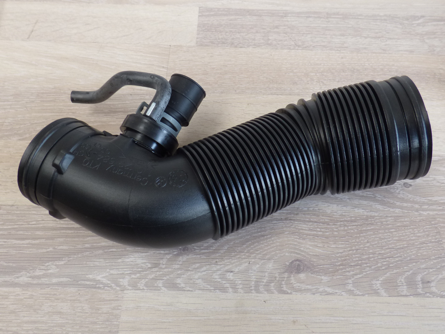 Ansaugschlauch Luftfilter VW Golf 4 Limo und Variant (Typ:1J) OE ...